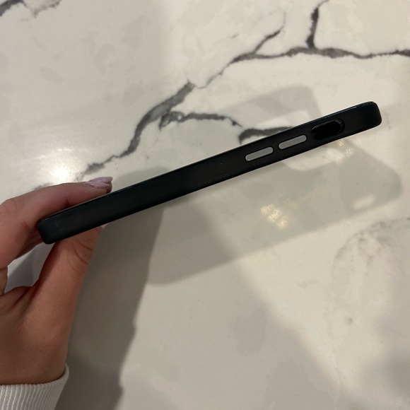 Symmetry otter box iPhone 12 & 12 pro max - Picture 4 of 5